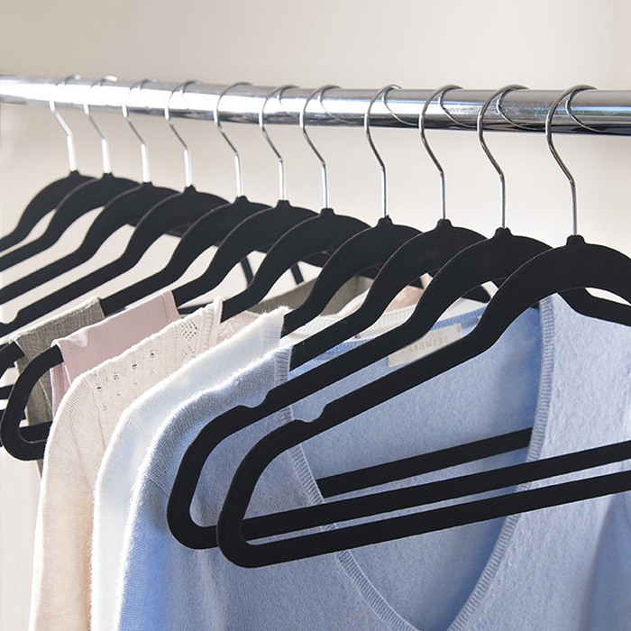 Non Slip Velvet Clothes Hanger with Notched Shoulder