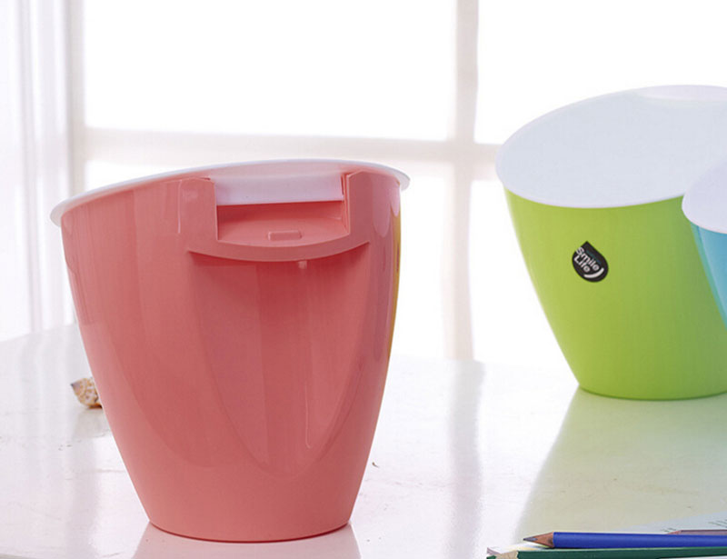  PP Wholesale Household Desktop Plastic Trash Bin with Flap Lid